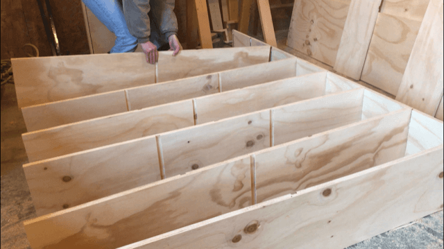 Metal vs. Wood: Choosing the Right Shelves for Your Needs