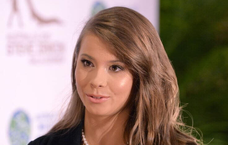 Who Is Bindi Irwin? – Bio, Wiki, Stats & More